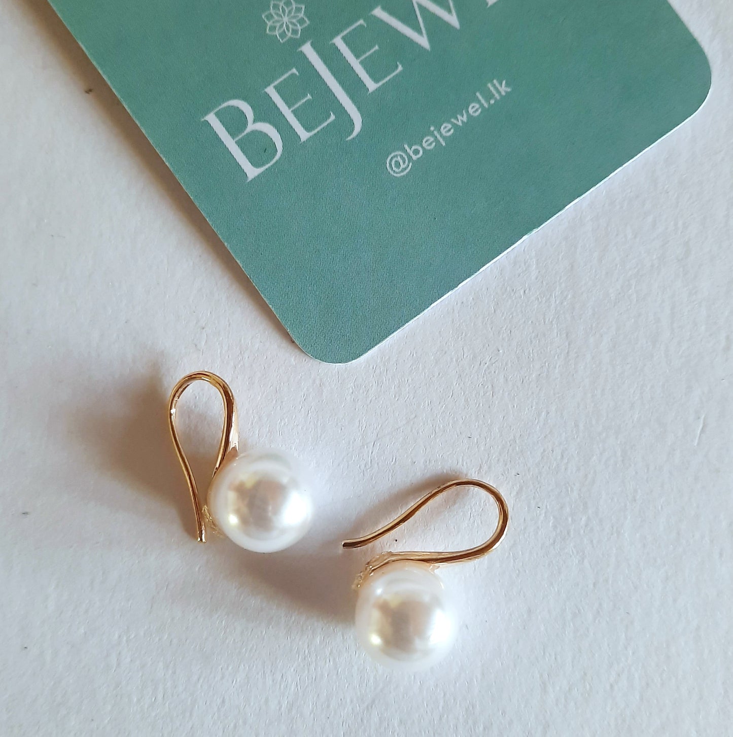 Pearl Drop Earrings - White